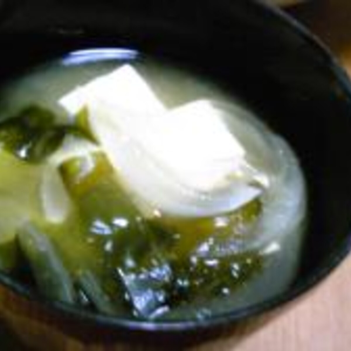 新玉ねぎと豆腐とわかめの味噌汁 レシピ 作り方 By れいらん6425 楽天レシピ 新玉ねぎと豆腐とわかめの味噌汁 レシピ 作り方 By れいらん6425 楽天レシピ